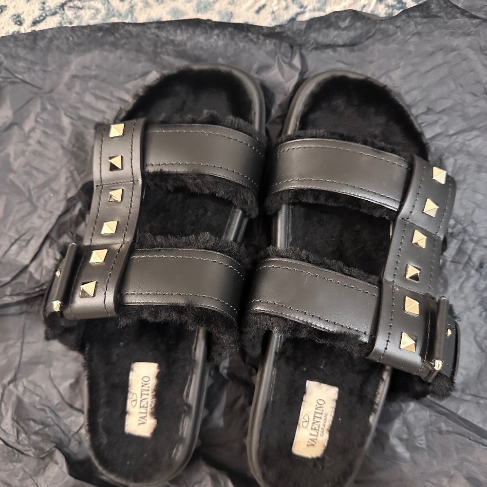 Valentino slides with fur